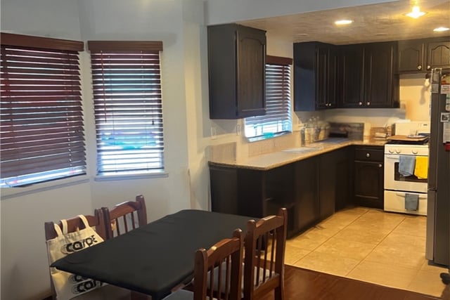 13933 Kornblum C, Hawthorne, CA 90250 — photo 4 of 5
