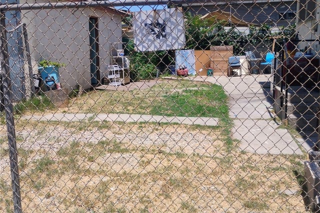 3525 RAYMOND, Los Angeles, CA 90007 — photo 5 of 6