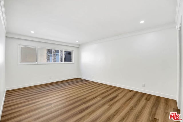 11970 Montana Avenue 110, Los Angeles, CA 90049 — photo 13 of 32