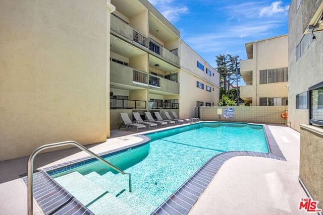 11970 Montana Avenue 110, Los Angeles, CA 90049 — photo 27 of 32