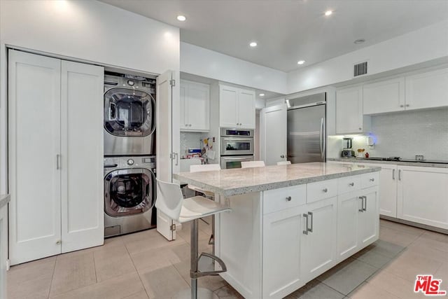 148 S Crescent Drive 101, Beverly Hills, CA 90212 — photo 12 of 48