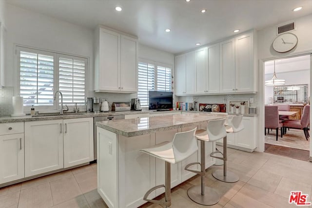 148 S Crescent Drive 101, Beverly Hills, CA 90212 — photo 13 of 48