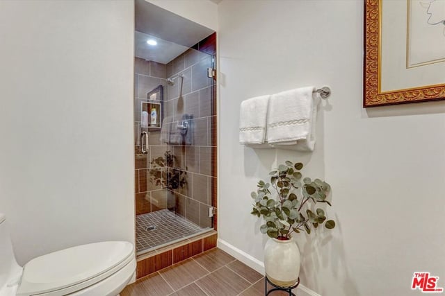 148 S Crescent Drive 101, Beverly Hills, CA 90212 — photo 23 of 48