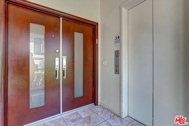 148 S Crescent Drive 101, Beverly Hills, CA 90212 — photo 39 of 48