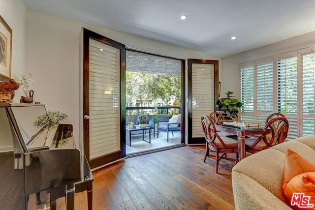 148 S Crescent Drive 101, Beverly Hills, CA 90212 — photo 8 of 48