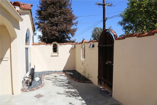 5315 Riverton Avenue, North Hollywood, CA 91601 — photo 2 of 10