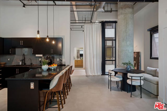 330 W 11th Street 104, Los Angeles, CA 90015 — photo 13 of 54