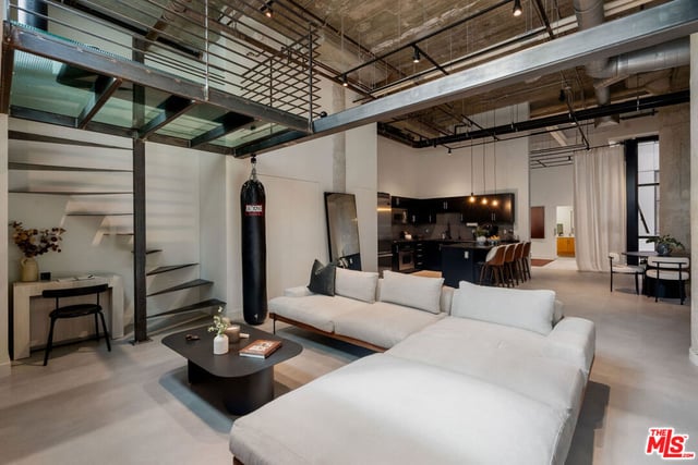 330 W 11th Street 104, Los Angeles, CA 90015 — photo 2 of 54