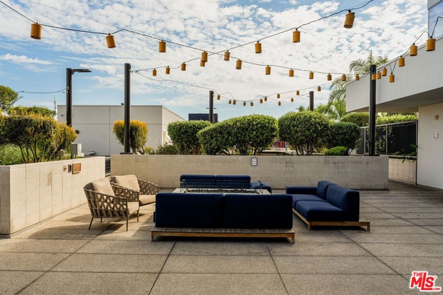 330 W 11th Street 104, Los Angeles, CA 90015 — photo 43 of 54