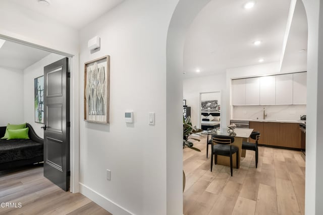 139 S Oak Knoll Avenue 402, Pasadena, CA 91101 — photo 9 of 35