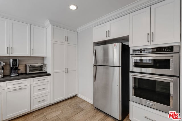 5215 White Oak Avenue 2, Los Angeles, CA 91316 — photo 11 of 33