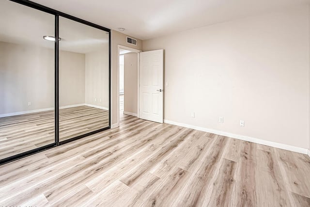 291 Sequoia Court 17, Thousand Oaks, CA 91360 — photo 15 of 42