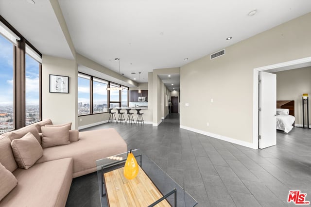1100 Wilshire Boulevard 2411, Los Angeles, CA 90017 — photo 2 of 33
