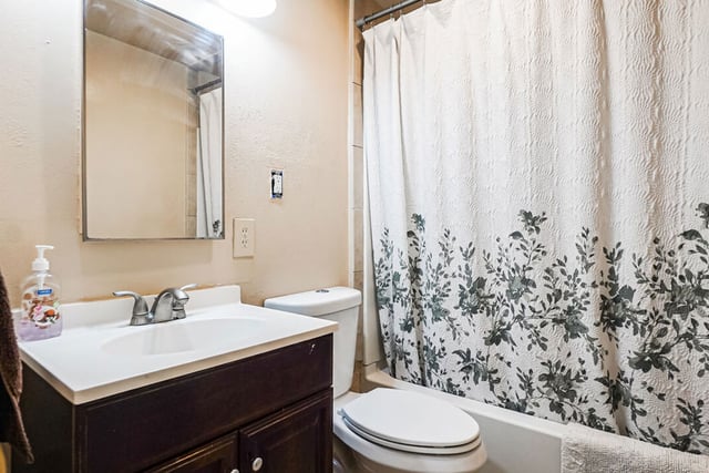 19037 Wellhaven Street, Santa Clarita, CA 91351 — photo 15 of 26
