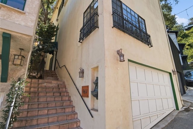 9624 Highland Gorge Drive, Beverly Hills, CA 90210 — photo 2 of 29