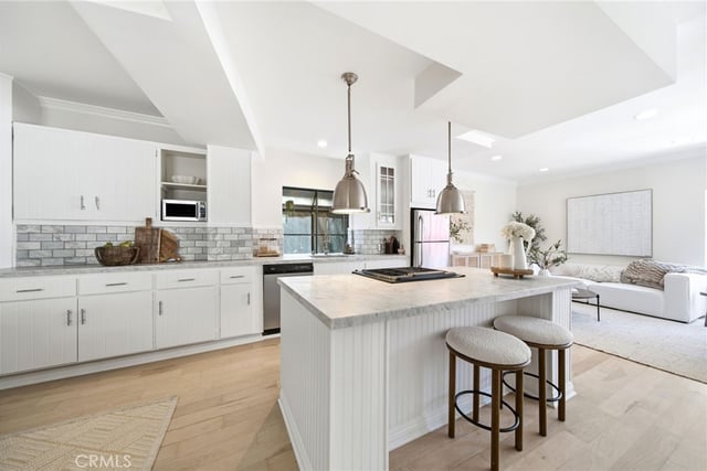 9624 Highland Gorge Drive, Beverly Hills, CA 90210 — photo 4 of 29