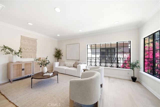 9624 Highland Gorge Drive, Beverly Hills, CA 90210 — photo 7 of 29