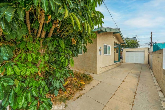1012 Vina, Long Beach, CA 90813 — photo 2 of 16