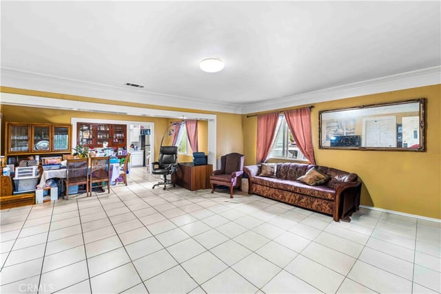 1012 Vina, Long Beach, CA 90813 — photo 3 of 16