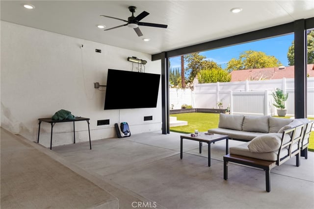 6952 Cozycroft Avenue, Winnetka, CA 91306 — photo 35 of 45