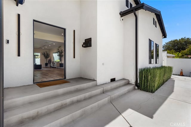 6952 Cozycroft Avenue, Winnetka, CA 91306 — photo 5 of 45