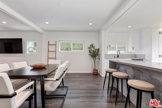 2616 W 73rd Street, Los Angeles, CA 90043 — photo 16 of 51