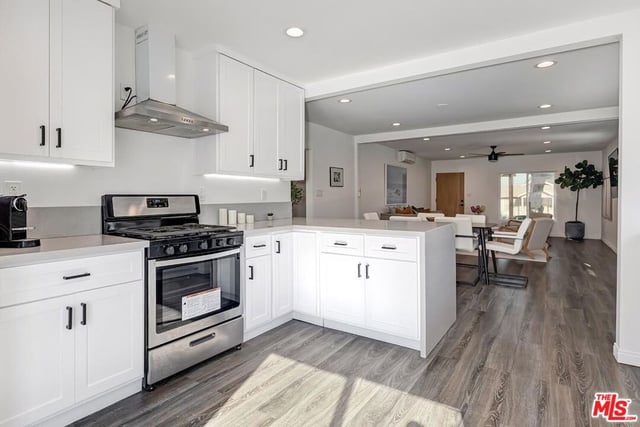 2616 W 73rd Street, Los Angeles, CA 90043 — photo 19 of 51