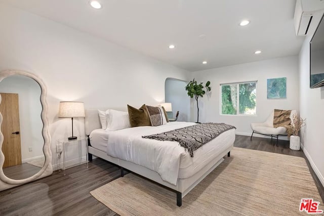 2616 W 73rd Street, Los Angeles, CA 90043 — photo 20 of 51