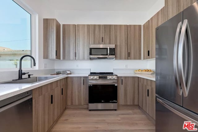 2616 W 73rd Street, Los Angeles, CA 90043 — photo 42 of 51