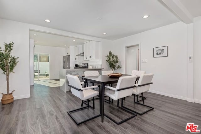 2616 W 73rd Street, Los Angeles, CA 90043 — photo 9 of 51