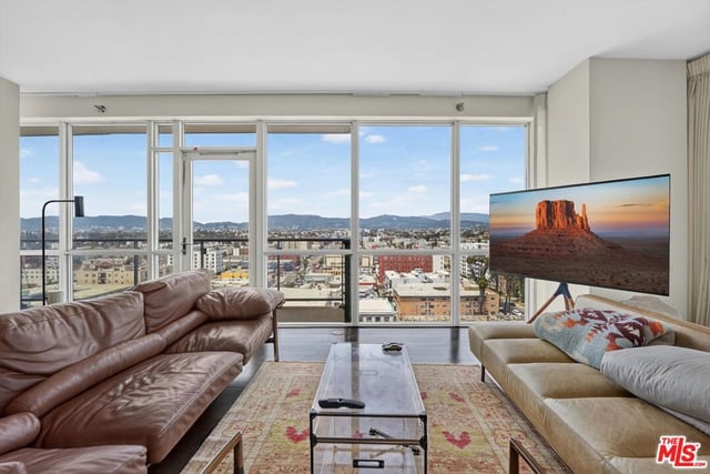 3785 Wilshire Boulevard 1212, Los Angeles, CA 90010 — photo 4 of 38