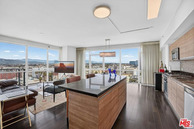 3785 Wilshire Boulevard 1212, Los Angeles, CA 90010 — photo 8 of 38
