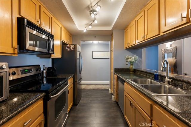 600 W 9th 811, Los Angeles, CA 90015 — photo 11 of 42
