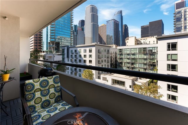 600 W 9th 811, Los Angeles, CA 90015 — photo 2 of 42