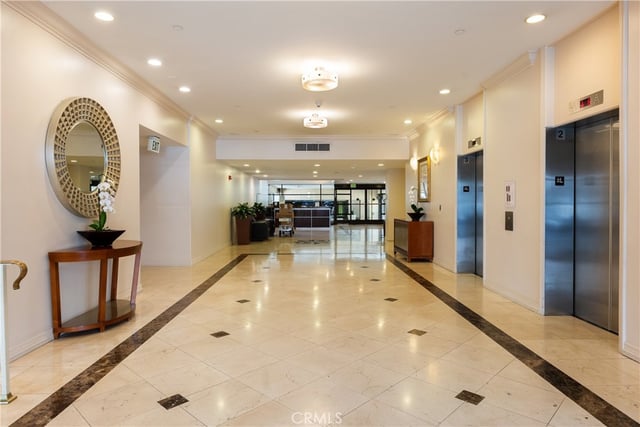 600 W 9th 811, Los Angeles, CA 90015 — photo 28 of 42