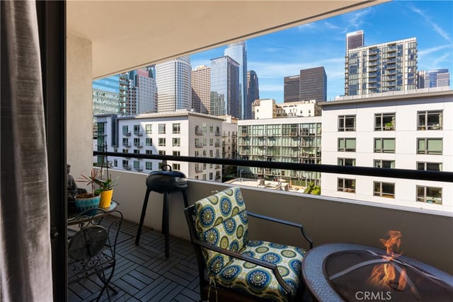 600 W 9th 811, Los Angeles, CA 90015 — photo 3 of 42