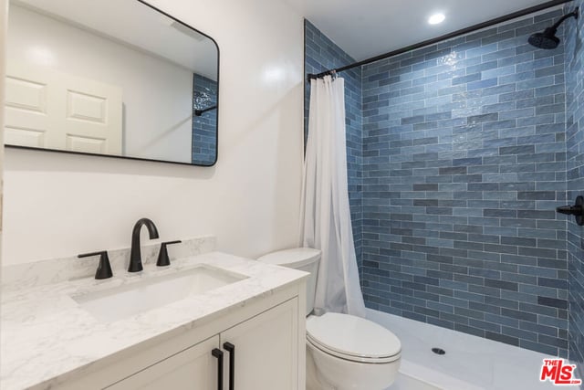 5084 Campo Road, Woodland Hills, CA 91364 — photo 15 of 49