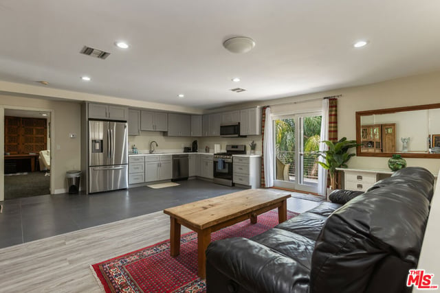5084 Campo Road, Woodland Hills, CA 91364 — photo 32 of 49