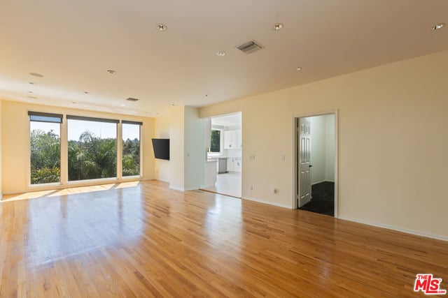 5084 Campo Road, Woodland Hills, CA 91364 — photo 4 of 49