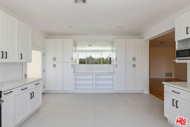 5084 Campo Road, Woodland Hills, CA 91364 — photo 9 of 49