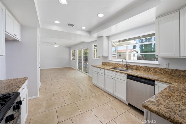 42900 Staffordshire Drive, Lancaster, CA 93534 — photo 11 of 47