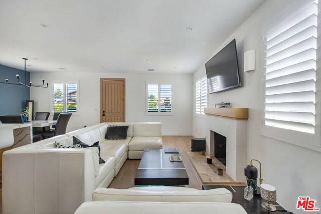 3763 S Gramercy Place, Los Angeles, CA 90018 — photo 3 of 28