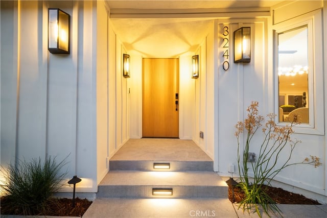 3240 Longridge Avenue, Sherman Oaks, CA 91423 — photo 4 of 58