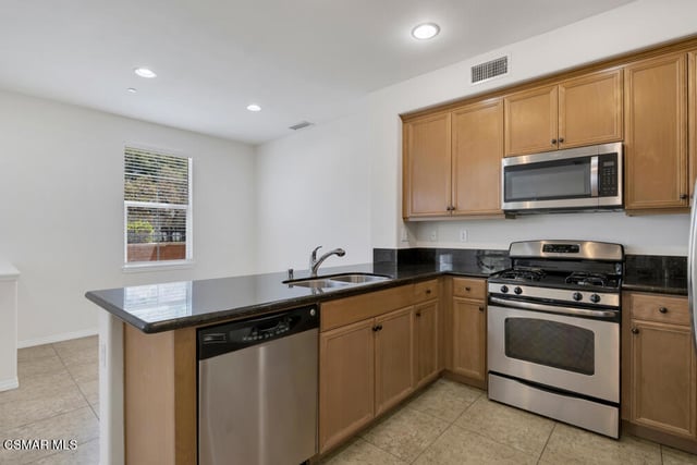 1618 Heywood Street E, Simi Valley, CA 93065 — photo 17 of 46