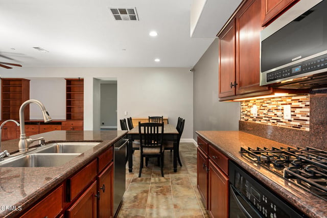 2929 Rocky Mountain Drive, Oxnard, CA 93036 — photo 8 of 23