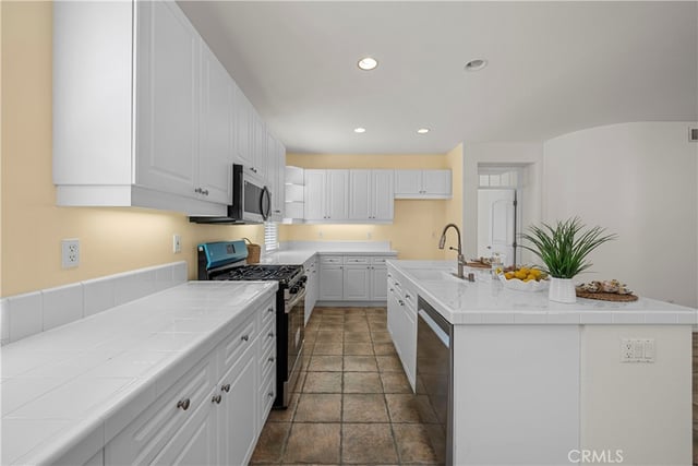 28454 Cascade, Castaic, CA 91384 — photo 12 of 54