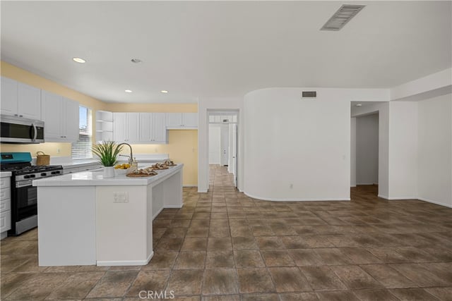 28454 Cascade, Castaic, CA 91384 — photo 17 of 54