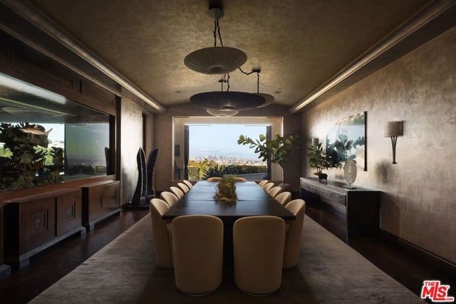 10066 Cielo Drive, Los Angeles, CA 90210 — photo 10 of 30
