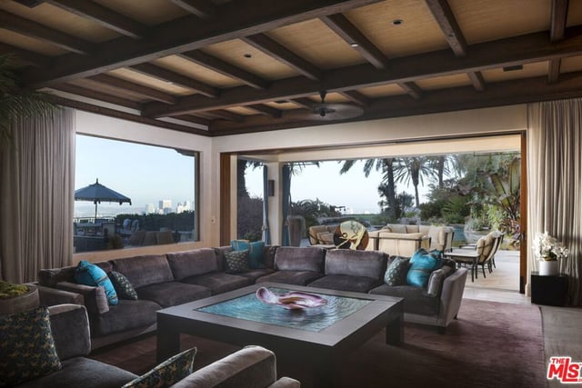 10066 Cielo Drive, Los Angeles, CA 90210 — photo 13 of 30