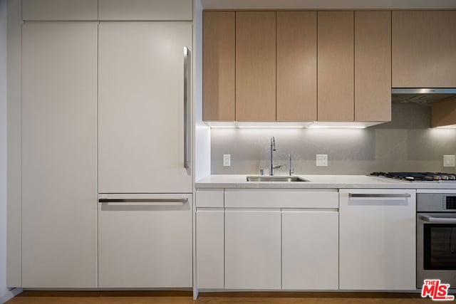 877 S Francisco Street 1220, Los Angeles, CA 90017 — photo 5 of 20